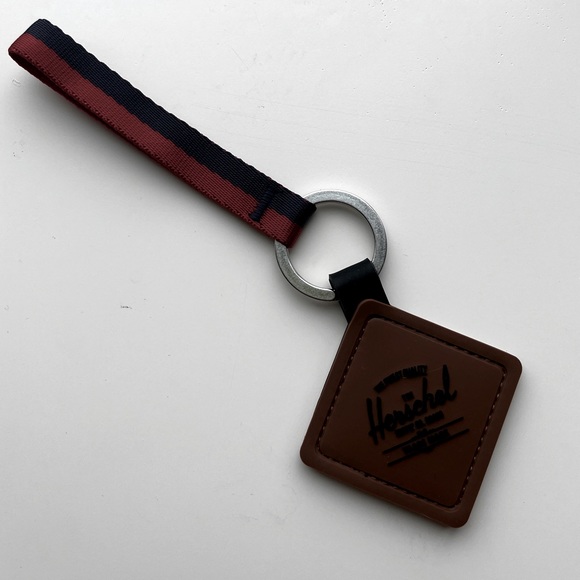 Herschel Supply Keychain \ Keyring - Picture 4 of 5